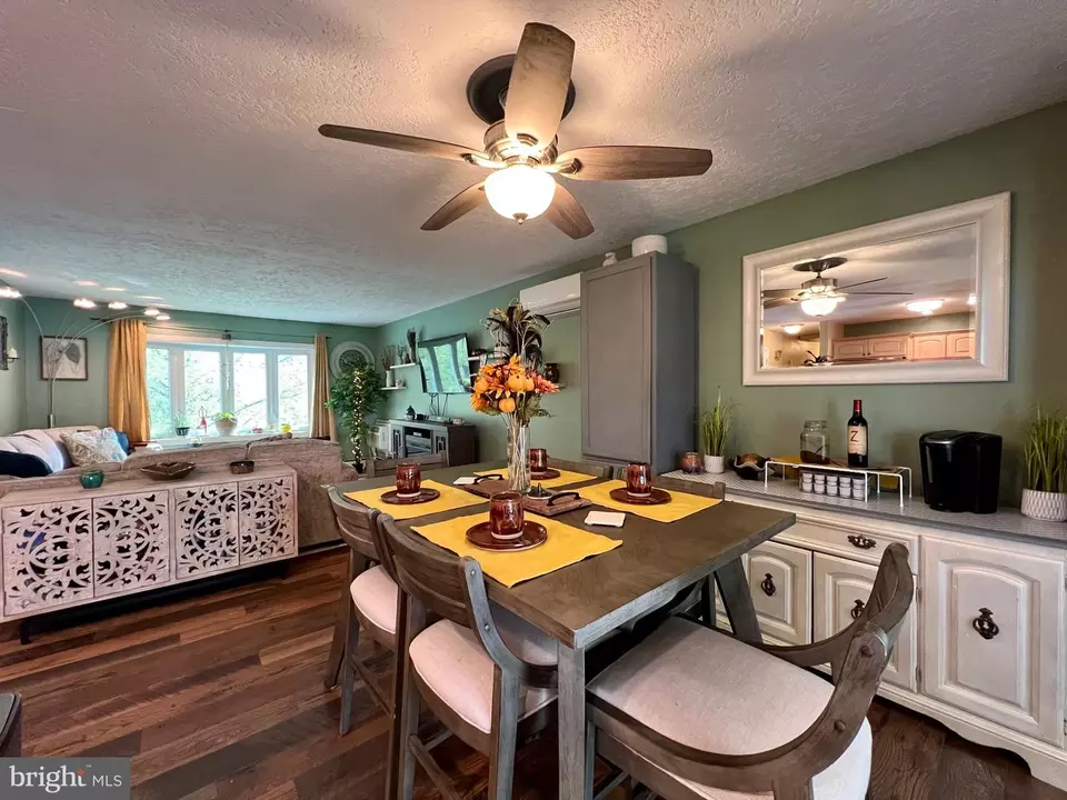 Dining - 480 Hoffman Dr, Harrisburg, PA 17111 photo 3 of 4
