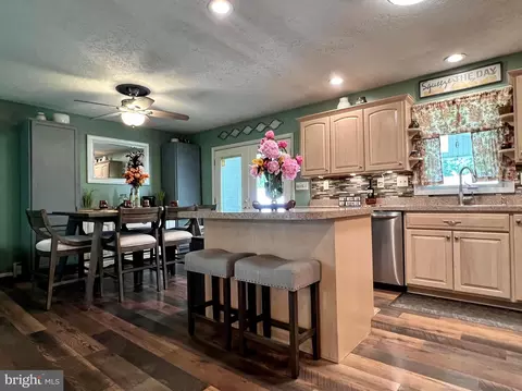 Kitchen - 480 Hoffman Dr, Harrisburg, PA 17111 photo 1 of 8