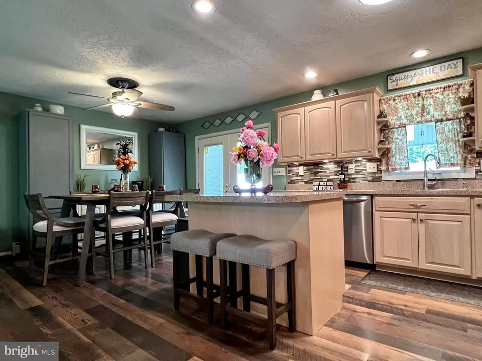 Kitchen - 480 Hoffman Dr, Harrisburg, PA 17111 photo 1 of 8