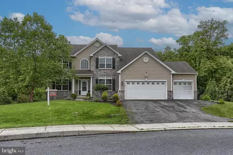 1104 Countryside Dr, Harrisburg, PA 17110