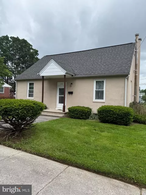 210 Division St, Hummelstown, PA 17036