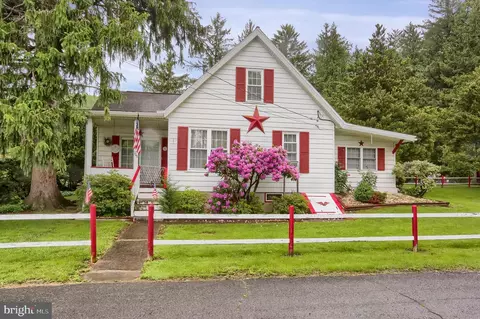708 Mountain St, Lykens, PA 17048