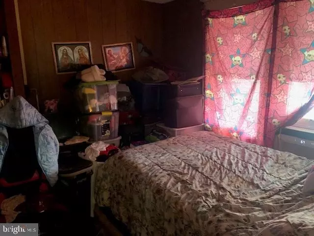 Bedroom - 1926 Paxton St, Harrisburg, PA 17104 photo 3 of 4
