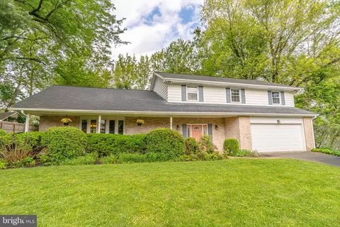 1409 Smokehouse Ln, Harrisburg, PA 17110