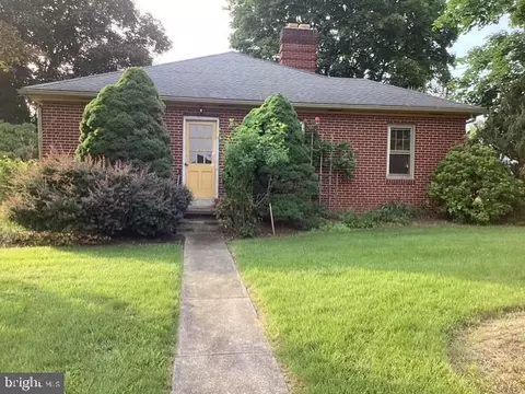 803 N Spring St N, Middletown, PA 17057