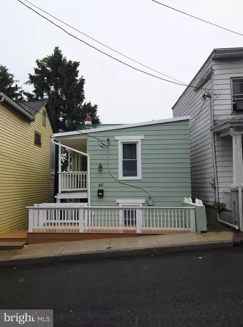 40 S 3rd St, Steelton, PA 17113
