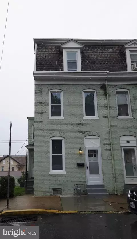354 S 2nd St, Steelton, PA 17113