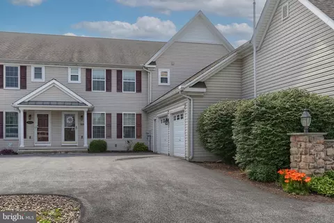 1935 Preserve Ln, Palmyra, PA 17078