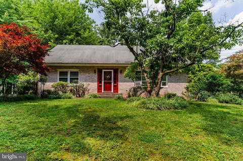 2831 Fishing Creek Valley Rd, Harrisburg, PA 17112