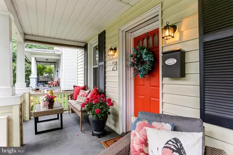 21 E Areba Ave, Hershey, PA 17033 photo 3