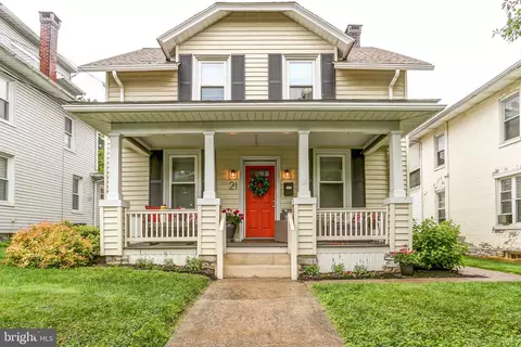 21 E Areba Ave, Hershey, PA 17033 photo 2