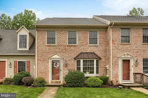 629 Glenbrook Dr, Harrisburg, PA 17110