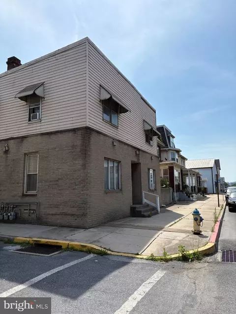 541 S Front St, Steelton, PA 17113