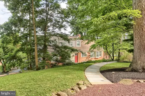 125 S Hills Dr, Hershey, PA 17033