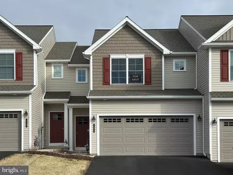 121 Magnolia Dr, Middletown, PA 17057
