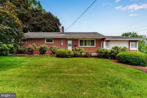 6360 Evelyn St, Harrisburg, PA 17111