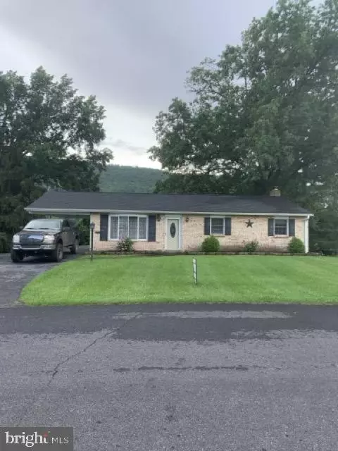 321 Erdman Dr, Dauphin, PA 17018