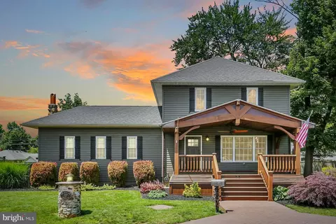 127 Spruce St, Middletown, PA 17057