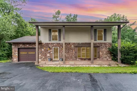 24 Wagner Cir, Hummelstown, PA 17036