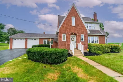 1954 Laudermilch Rd, Palmyra, PA 17078