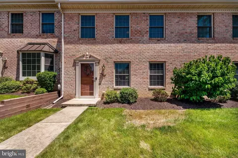 604 Glenbrook Dr, Harrisburg, PA 17110
