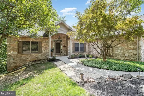 1817 Dogwood Rd, Harrisburg, PA 17110