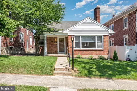 69 W Areba Ave, Hershey, PA 17033
