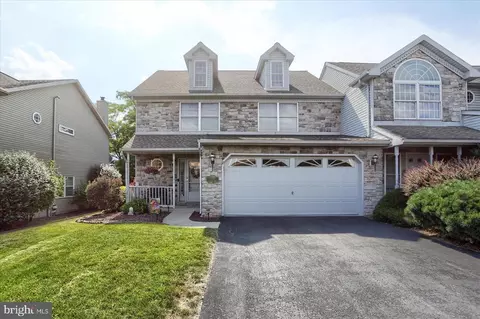 2865 Oakwood Dr, Harrisburg, PA 17110