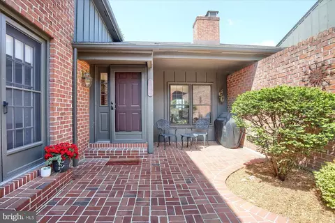 1177 Draymore Ct, Hummelstown, PA 17036