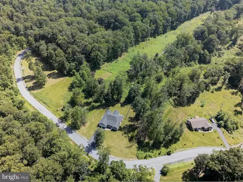 2400 Mockingbird Dr, Harrisburg, PA 17112