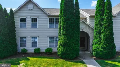 100 Hiddenwood Dr, Harrisburg, PA 17110