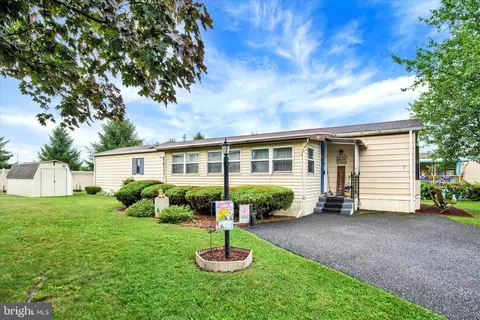 7 Meadow Run Pl, Harrisburg, PA 17112