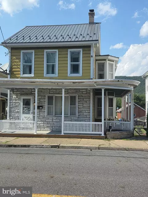 767 Main St, Lykens, PA 17048