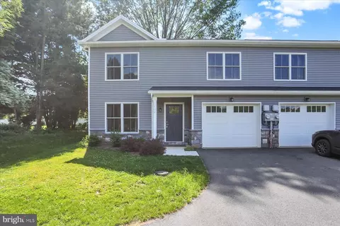 132 Hart Ln, Hershey, PA 17033
