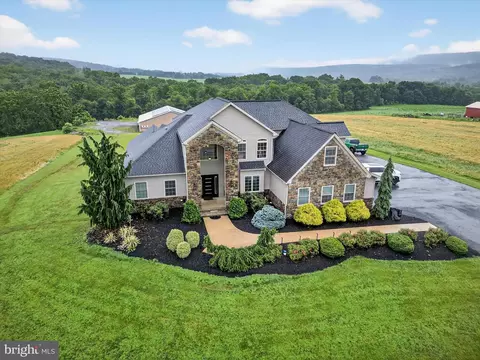 13 Pheasant Hill Dr, Halifax, PA 17032