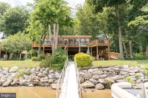 57 Beech Is, Middletown, PA 17057