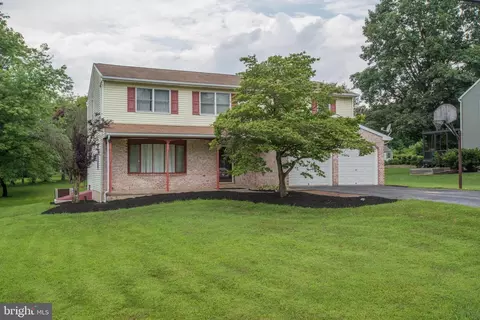 239 Grandview Rd, Hummelstown, PA 17036