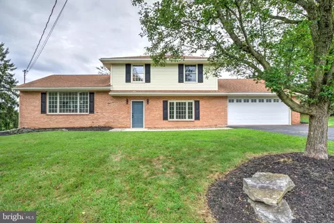 933 Byron Rd, Hummelstown, PA 17036