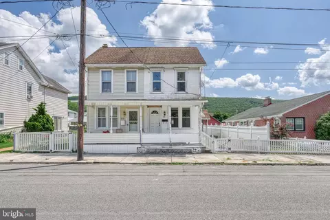 210 N 2nd St, Lykens, PA 17048