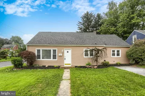 215 Fishburn St, Harrisburg, PA 17109