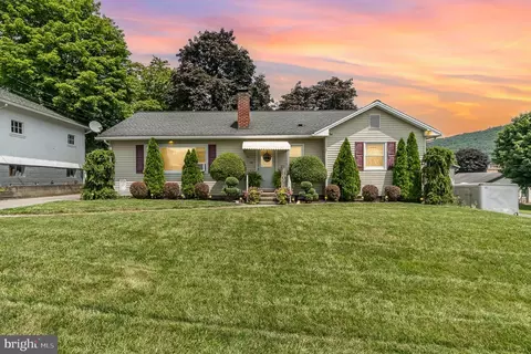 146 Pine St N, Pillow, PA 17080