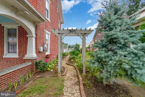 407 E Derry Rd, Hershey, PA 17033 photo 33