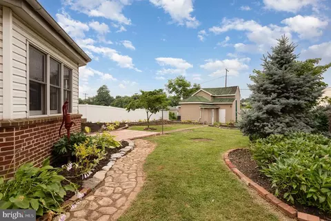 407 E Derry Rd, Hershey, PA 17033 photo 36