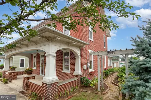 407 E Derry Rd, Hershey, PA 17033 photo 3