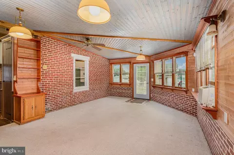 407 E Derry Rd, Hershey, PA 17033 photo 6