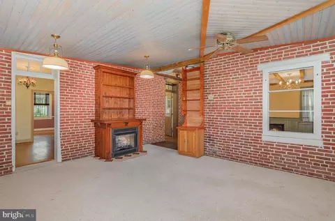 407 E Derry Rd, Hershey, PA 17033 photo 19