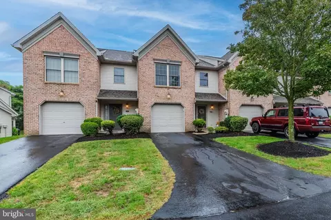 222 Timber View Dr, Harrisburg, PA 17110