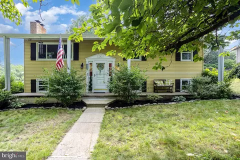 179 Florence Dr, Harrisburg, PA 17112