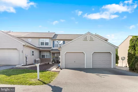 826 Woodridge Dr, Middletown, PA 17057