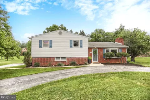 5860 Mimosa St, Harrisburg, PA 17112